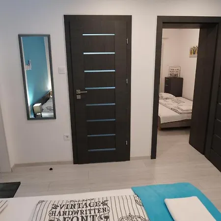 Anna Fuered Boutique بالاتونفوريد