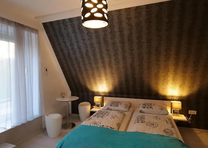 Anna Fuered Boutique バラトンフレド