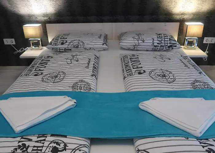 호텔 Anna Fuered Boutique 블로톤퓌레드