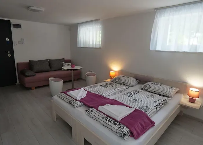 Anna Fuered Boutique バラトンフレド