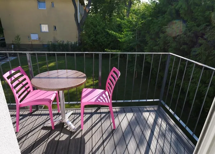 Anna Fuered Boutique バラトンフレド